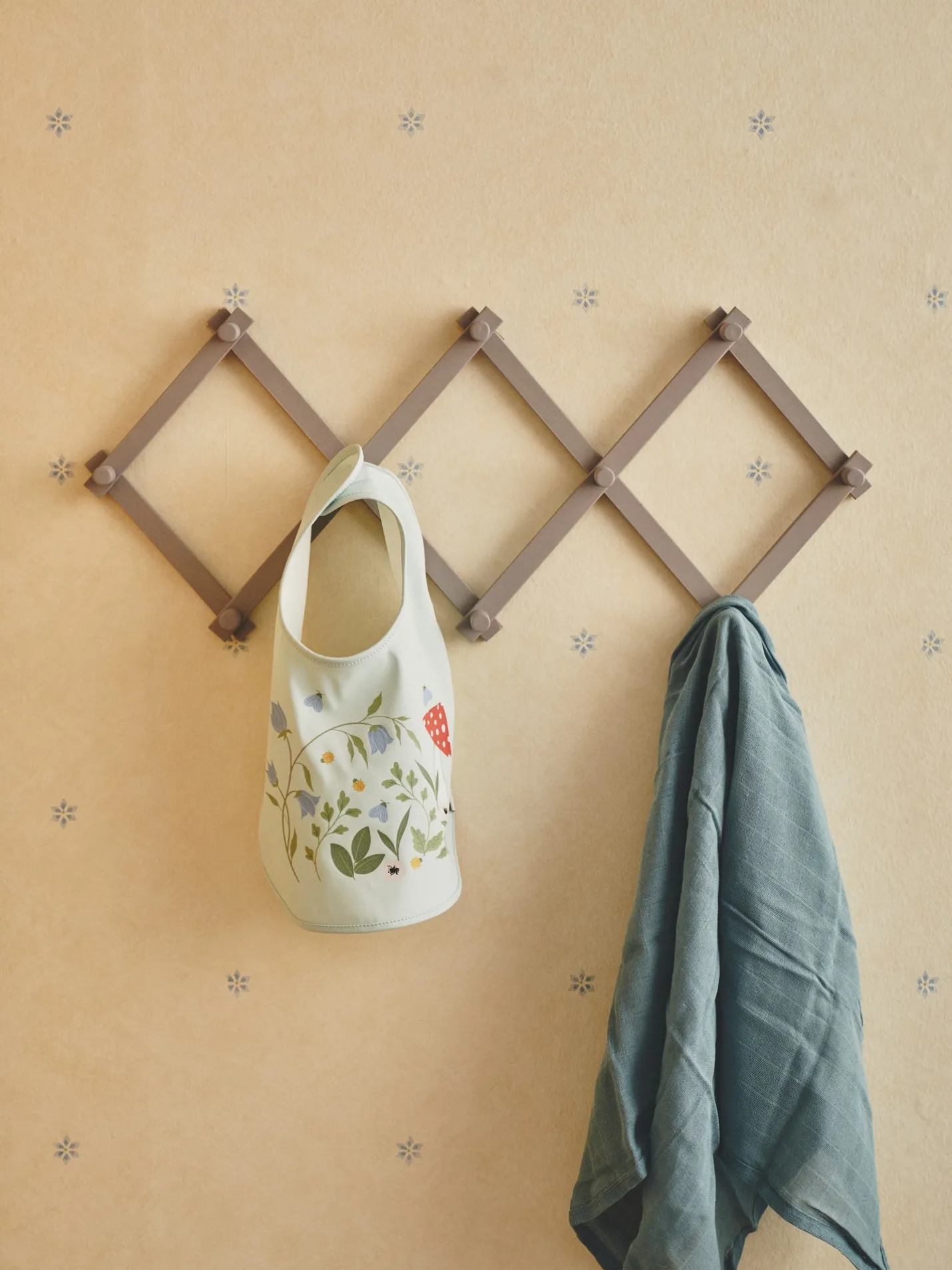 Online Søstrene Grene Schweiz Erweiterbarer Garderobenleiste Warm Grey