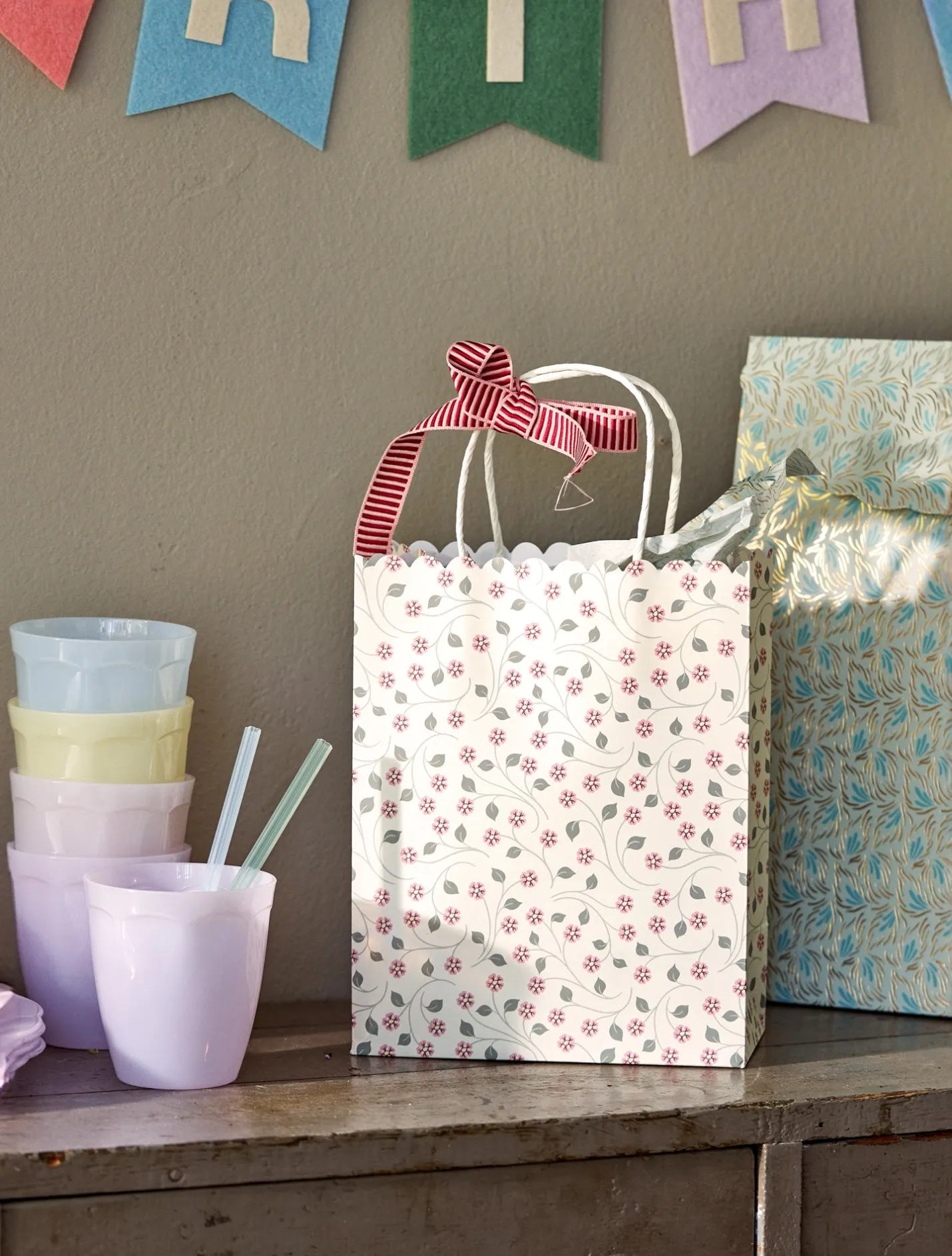 Best Søstrene Grene Schweiz Geschenktüte Off White