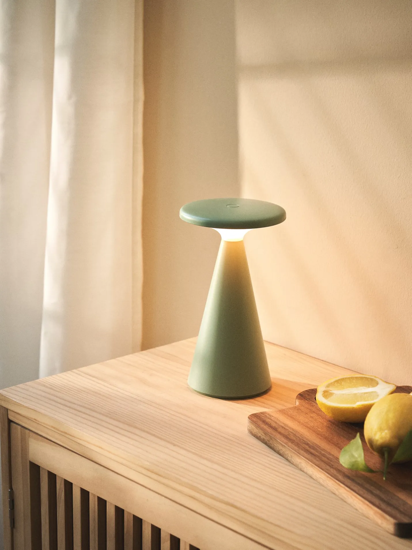 Søstrene Grene Schweiz LED-Tischlampe Moss Green