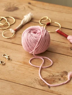 Discount Søstrene Grene Schweiz Makramee-Garn Rose