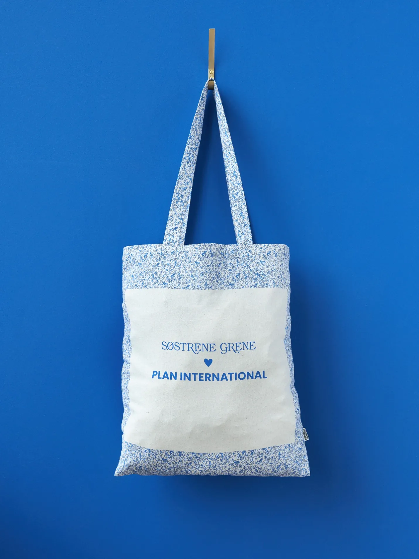 Hot Søstrene Grene Schweiz Plan International Tragetasche Electric Blue