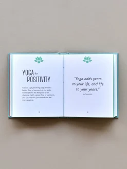 Søstrene Grene Schweiz The Little Book Of Yoga Electric Blue