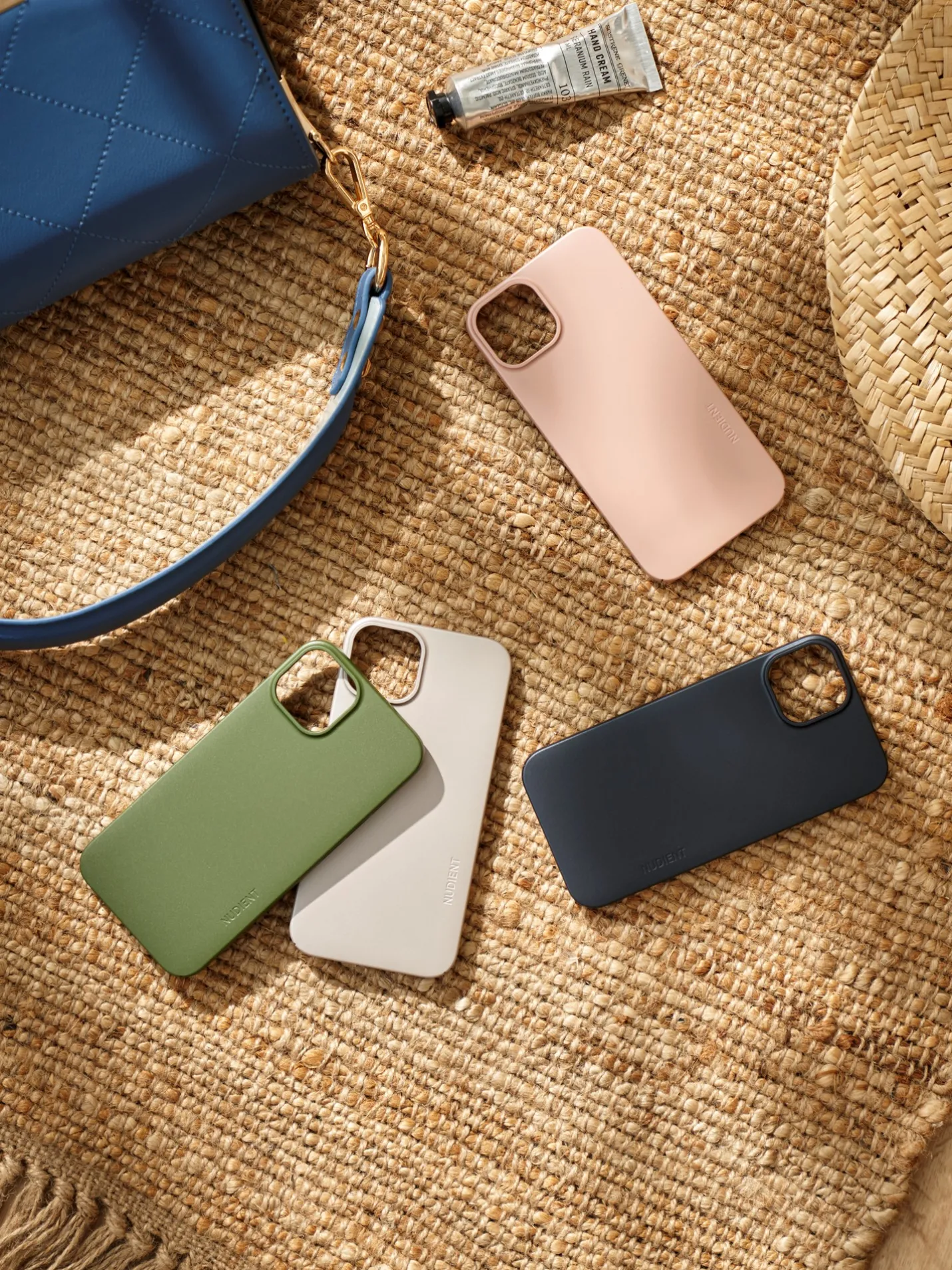 Outlet Søstrene Grene Schweiz Thin Hülle IPhone 13 Indigo Blue