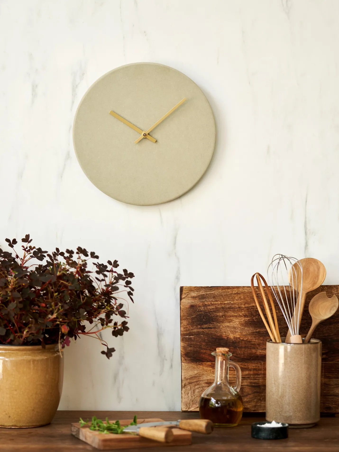 Discount Søstrene Grene Schweiz Wanduhr Shape Ø28 Milky Green