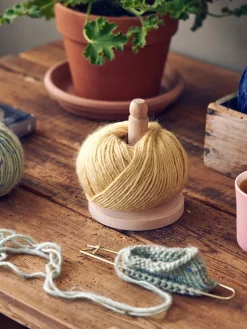 Søstrene Grene Schweiz Woll-Bambus-Garn Yellow Ochre